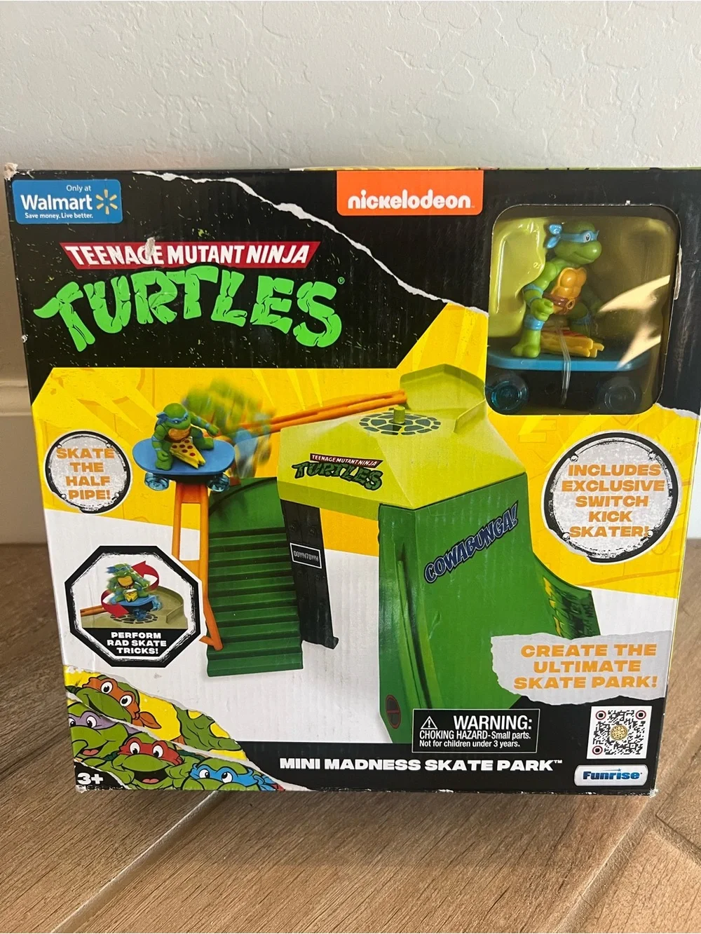 Teenage Mutant Ninja Turtles Green and Orange Skate Park Playset NIB $15